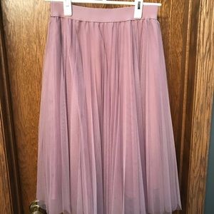 Mauve tulle knee-length skirt